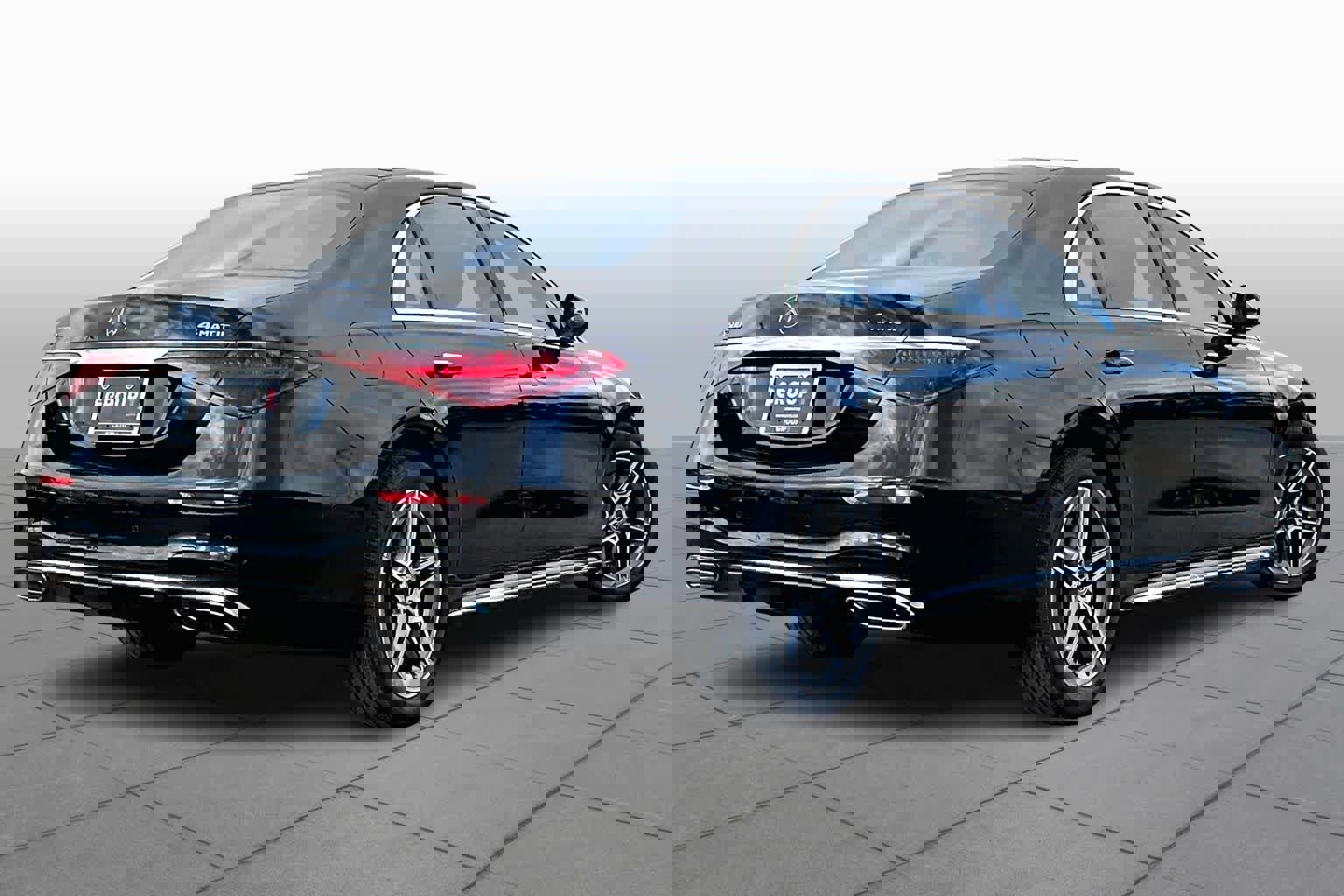 Certified 2022 Mercedes-Benz S 500 4MATIC w/ AMG Line Package image 13