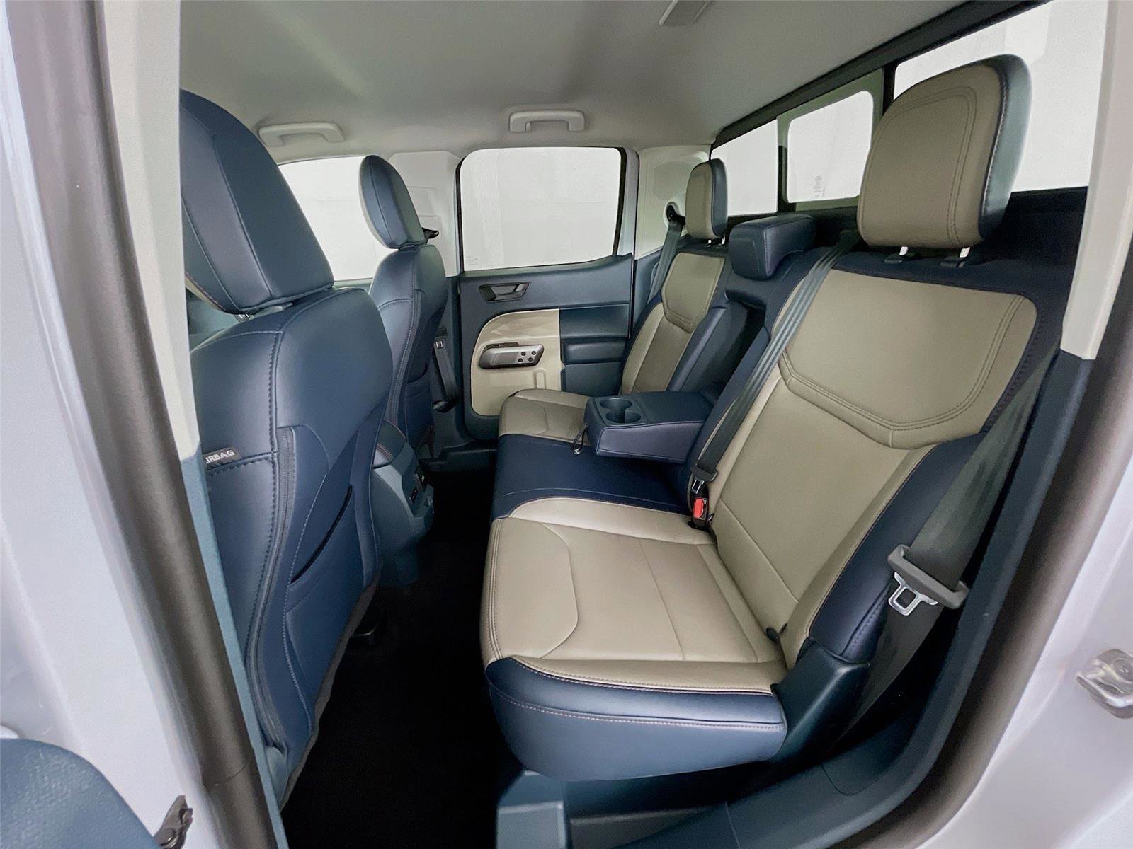 Used 2025 Ford Maverick Lariat w/ 4K Tow Package image 28