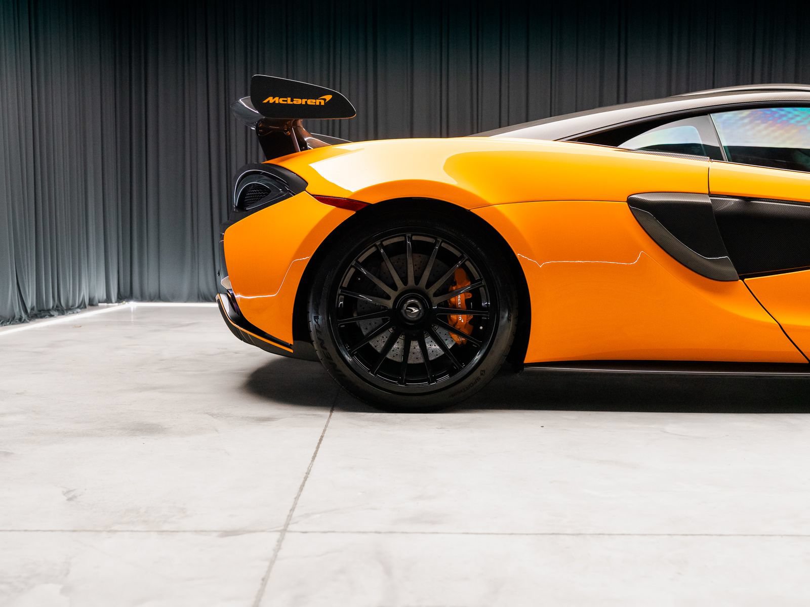 Used 2020 McLaren 620R RWD image 35