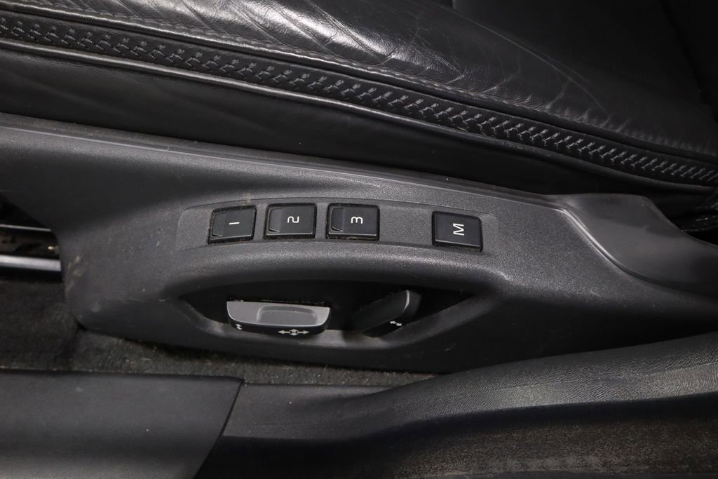 Used 2010 Volvo XC70 3.2 image 22