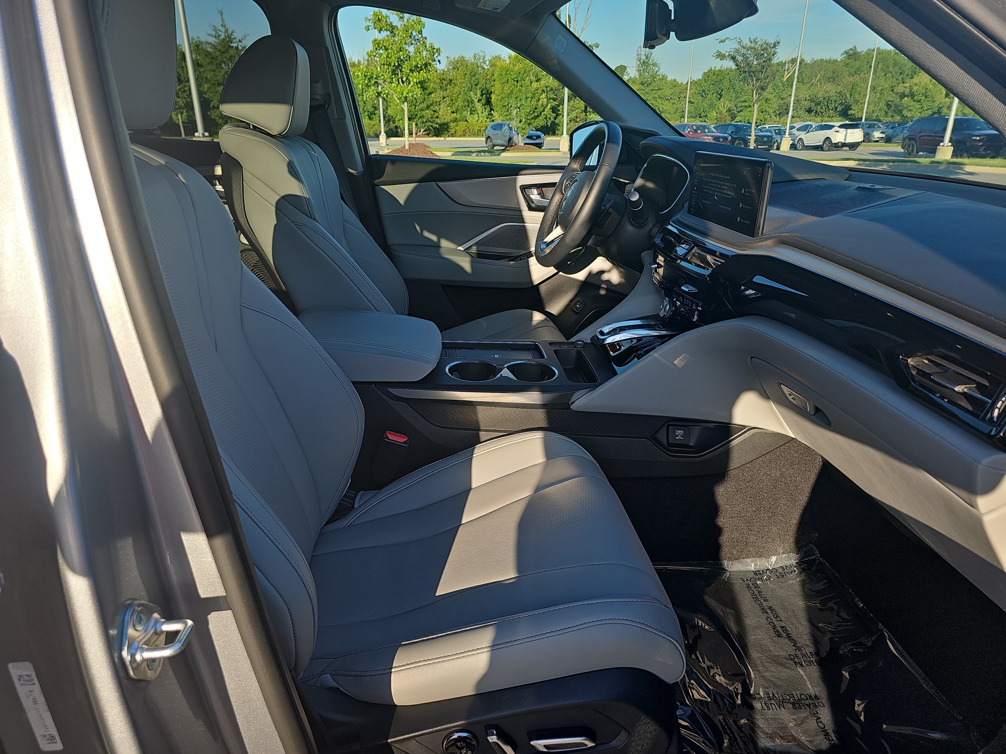 Certified 2025 Acura MDX FWD w/ Technology Package image 10