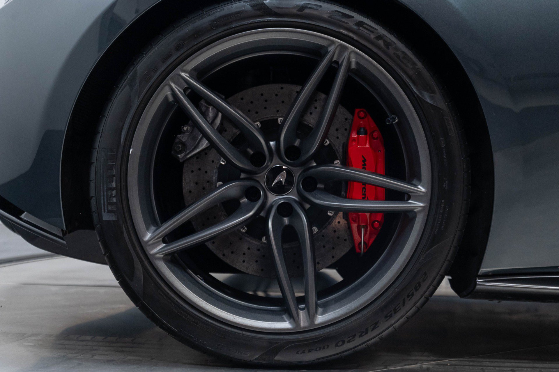 Used 2019 McLaren 570S Coupe RWD image 25