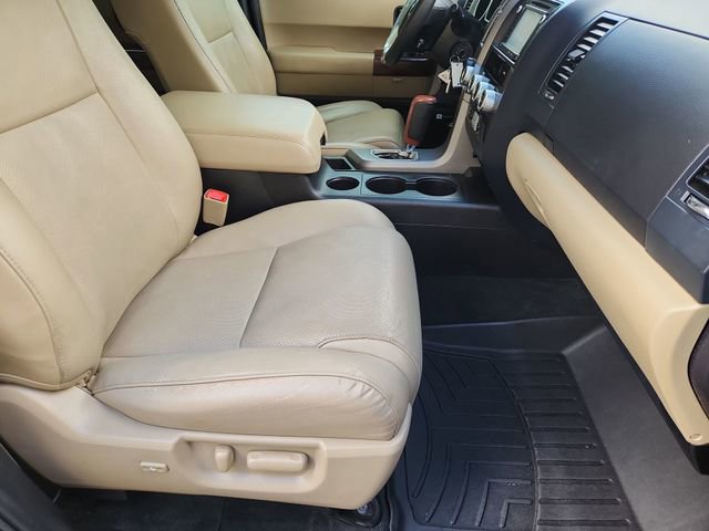 Used 2017 Toyota Sequoia Platinum image 28