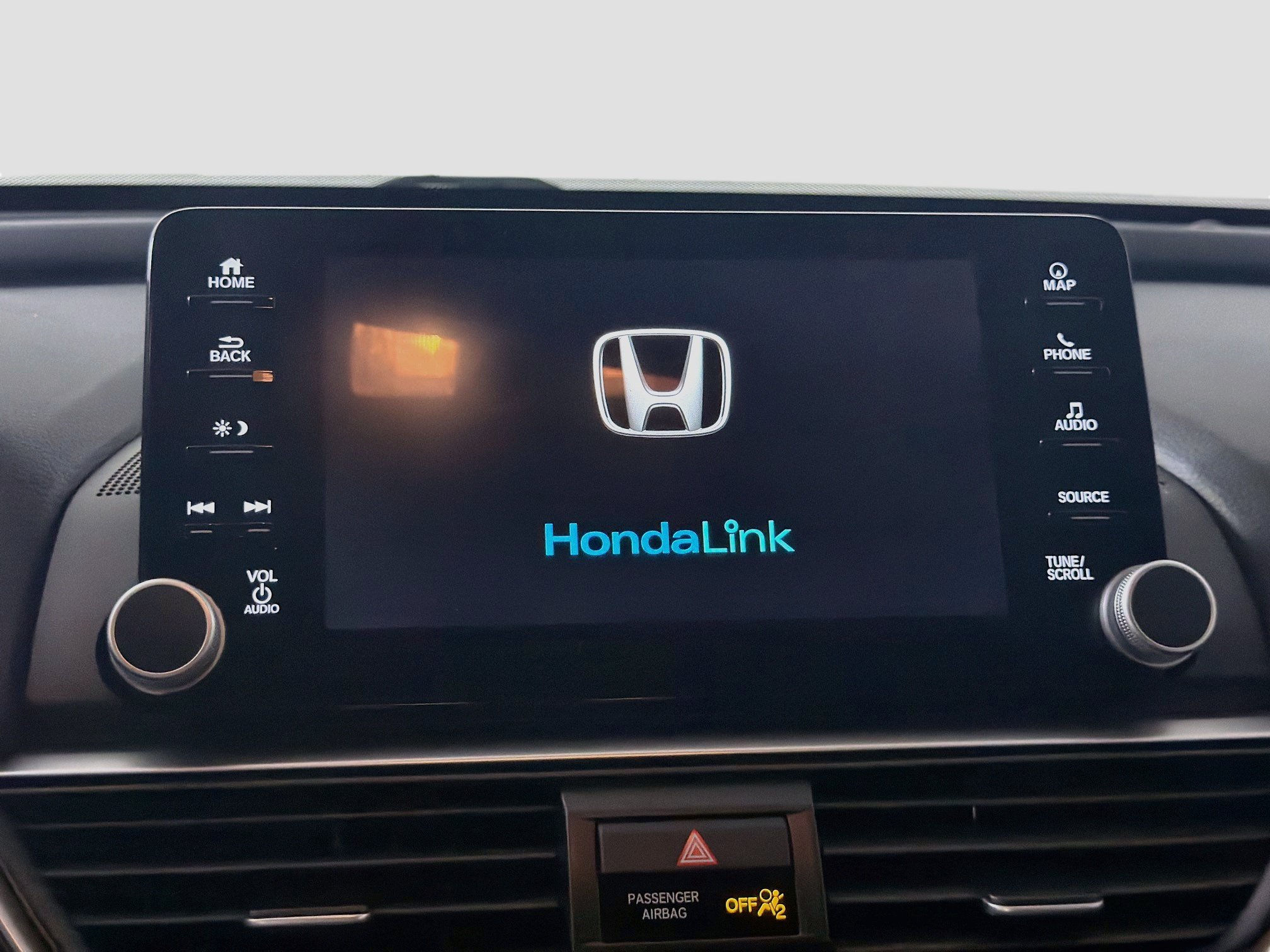 Used 2020 Honda Accord Touring image 19