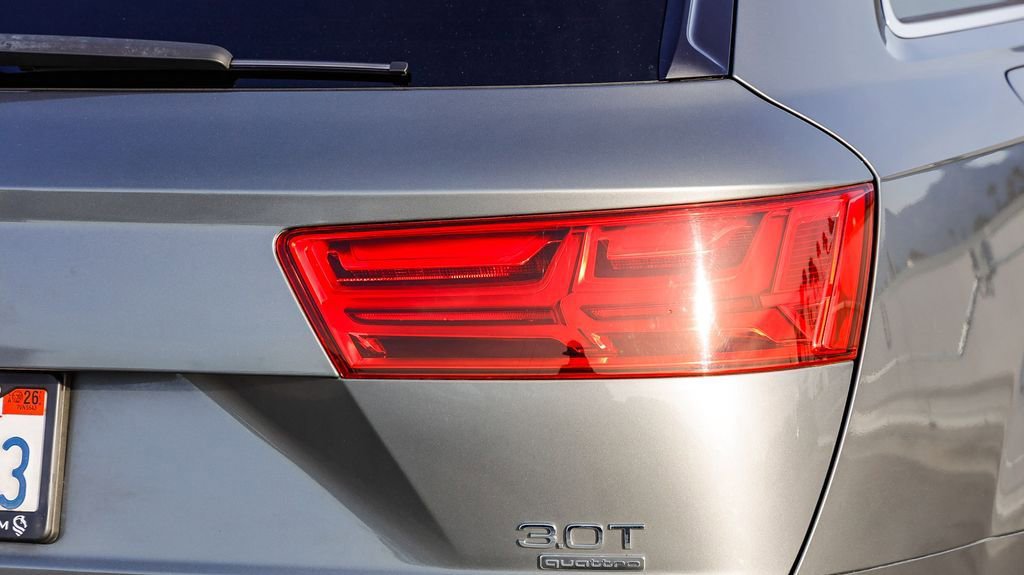 Used 2017 Audi Q7 3.0T Premium Plus image 10