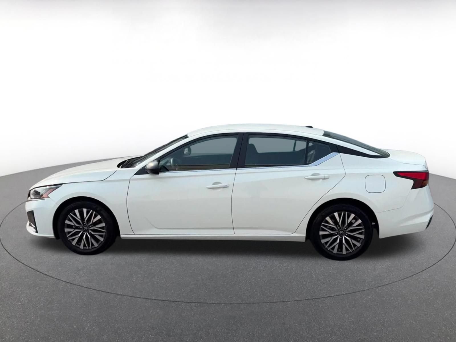 Used 2026 Nissan Altima 2.5 SV FWD image 9