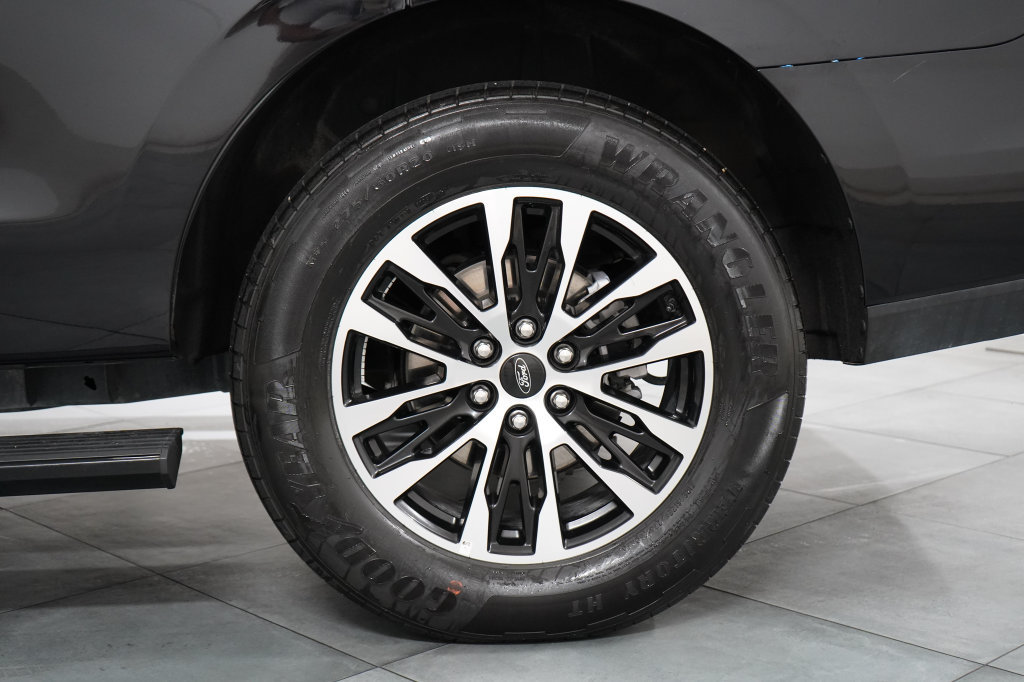 Certified 2025 Ford Expedition Platinum AWD/4WD image 36