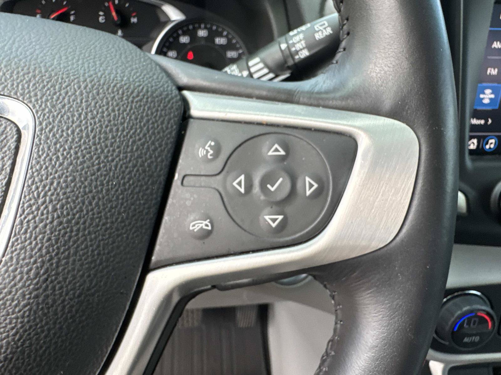 Used 2022 GMC Terrain SLT w/ LPO, Floor Liner Package FWD image 32