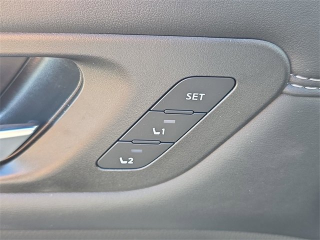 Used 2025 Nissan Pathfinder Platinum w/ Cargo Package image 34