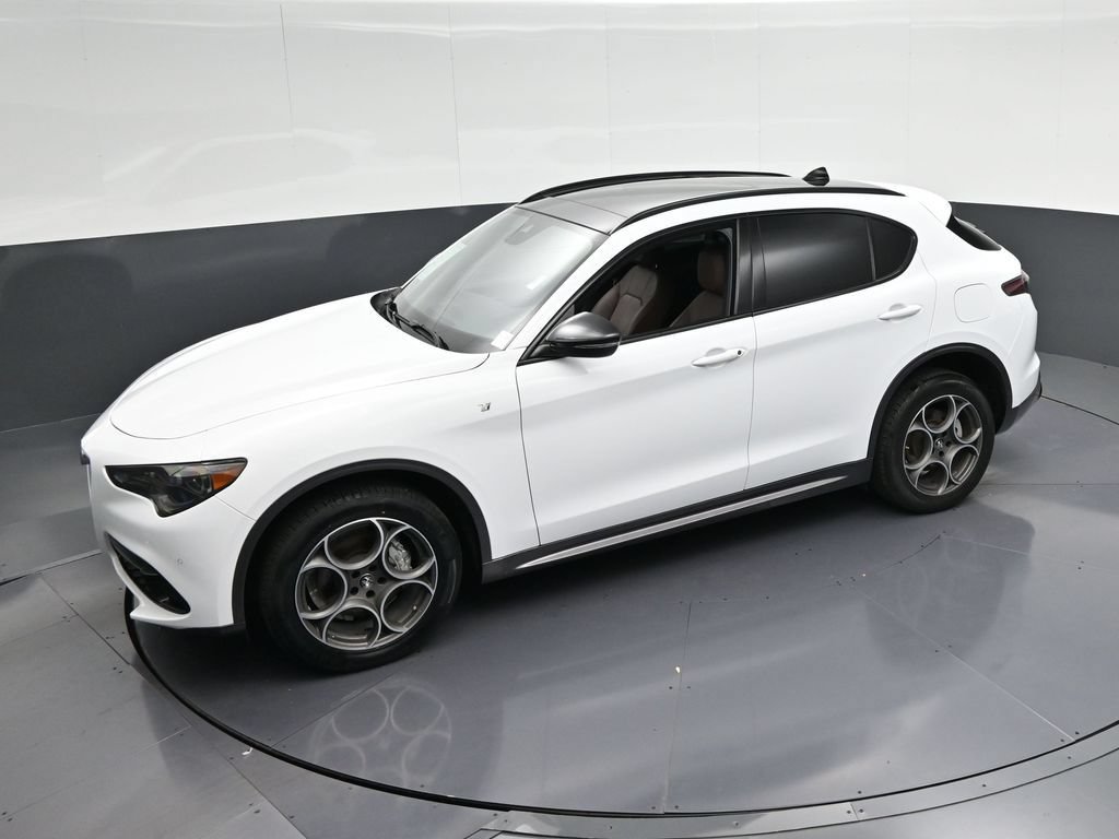 Used 2024 Alfa Romeo Stelvio Ti w/ Active Assist Plus Package AWD/4WD image 26