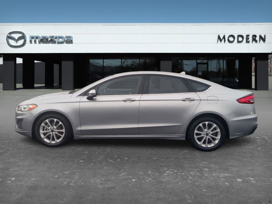 Used 2020 Ford Fusion SE FWD image 2