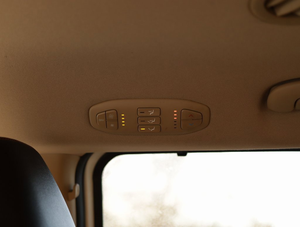 Used 2018 Kia Sedona LX w/ LX Essentials Premium Package image 25