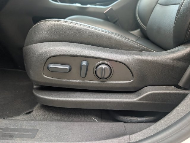 Used 2024 GMC Terrain SLT FWD image 19