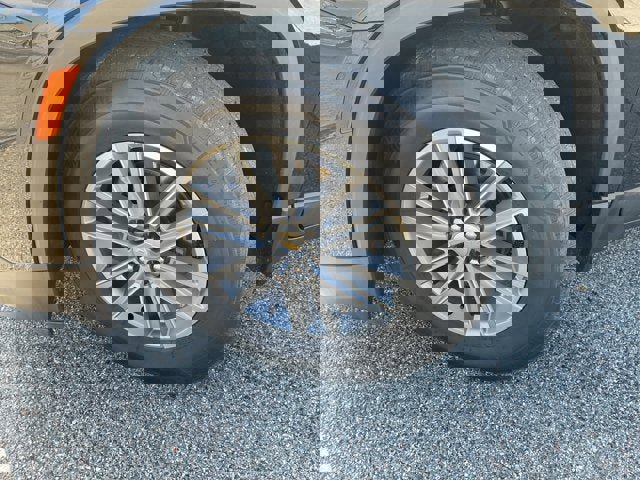 Used 2022 Chevrolet Traverse LT image 40