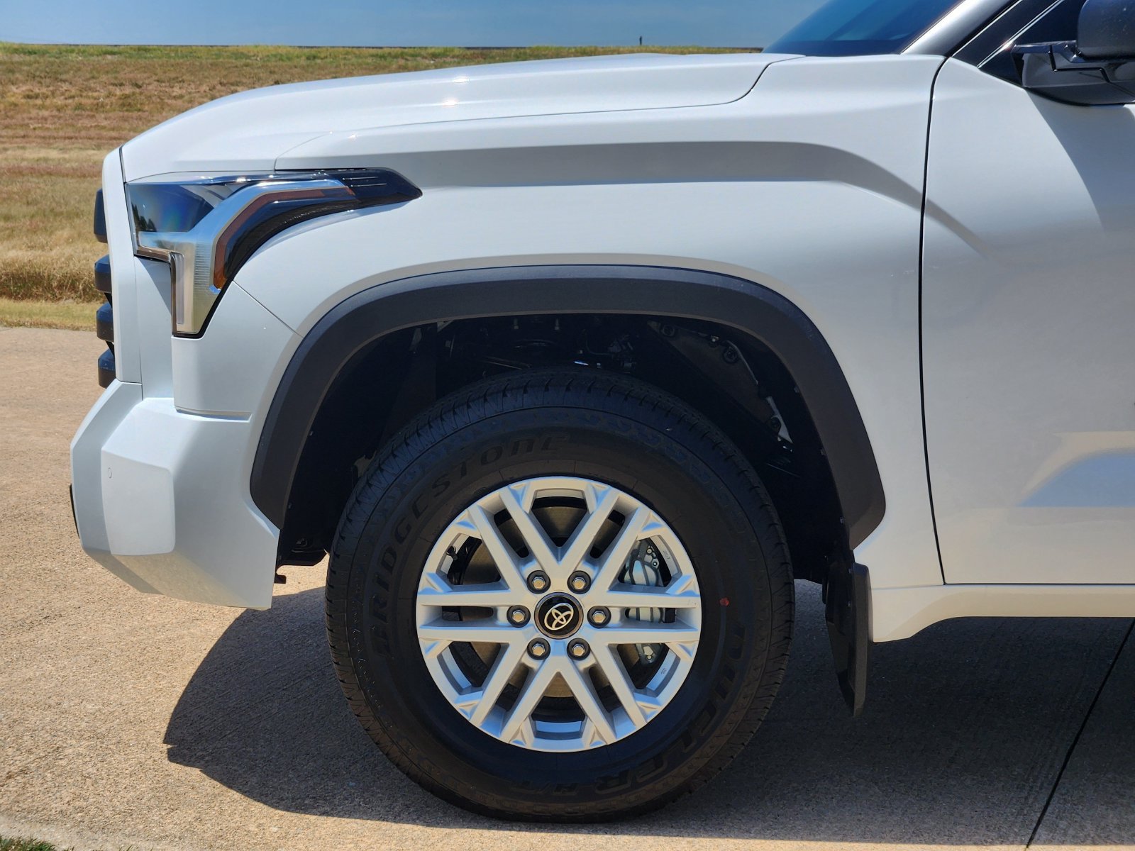 New 2026 Toyota Tundra SR5 w/ SR5 Convenience Package RWD image 10