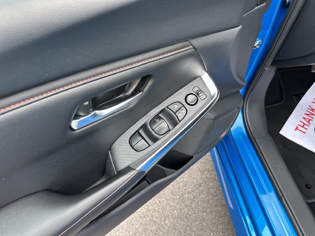 Used 2025 Nissan Sentra SR FWD image 16