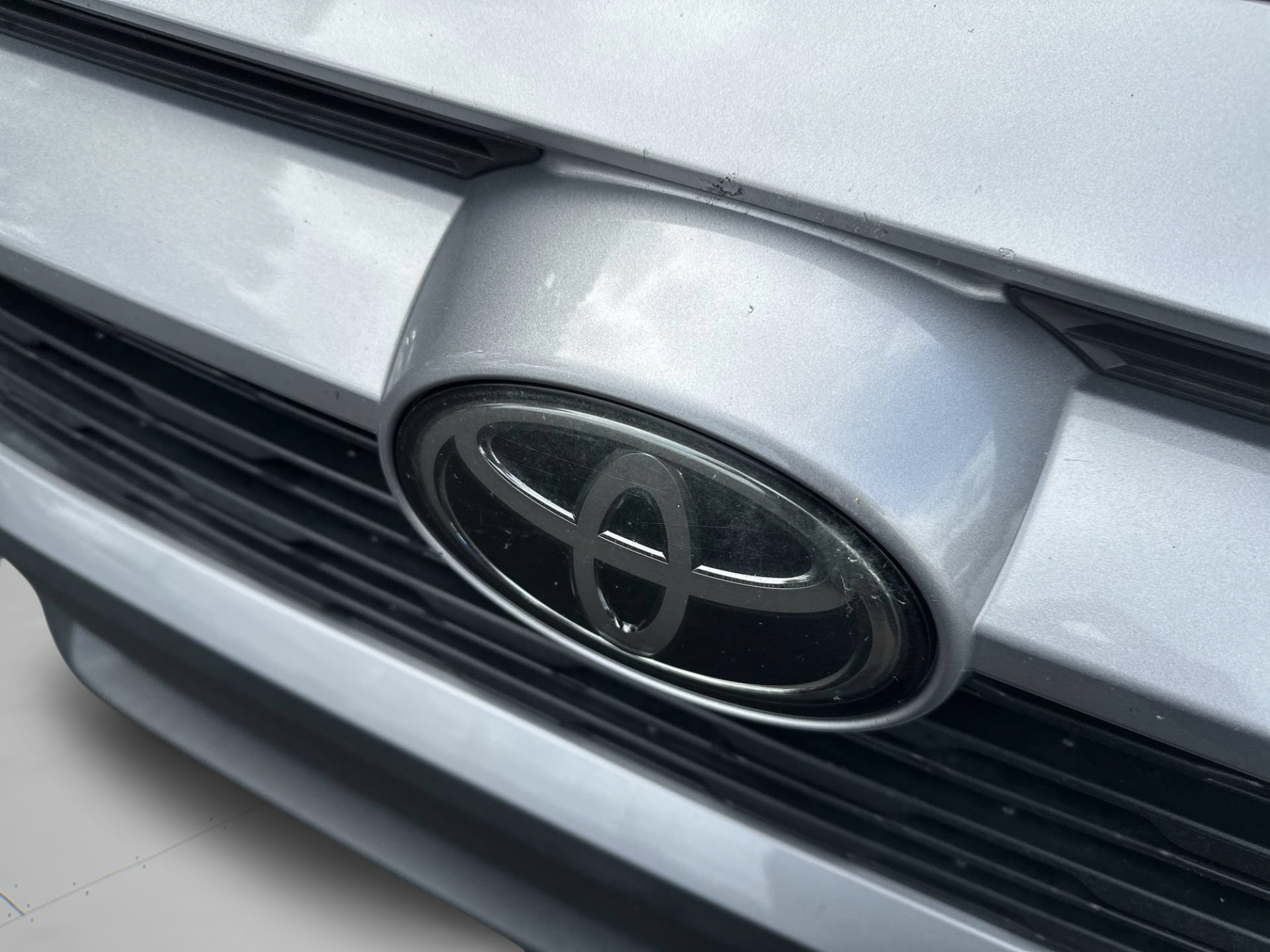 Used 2019 Toyota RAV4 LE FWD image 25