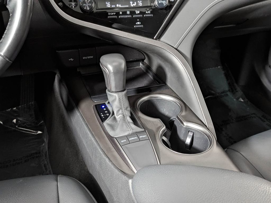 Used 2022 Toyota Camry SE image 19
