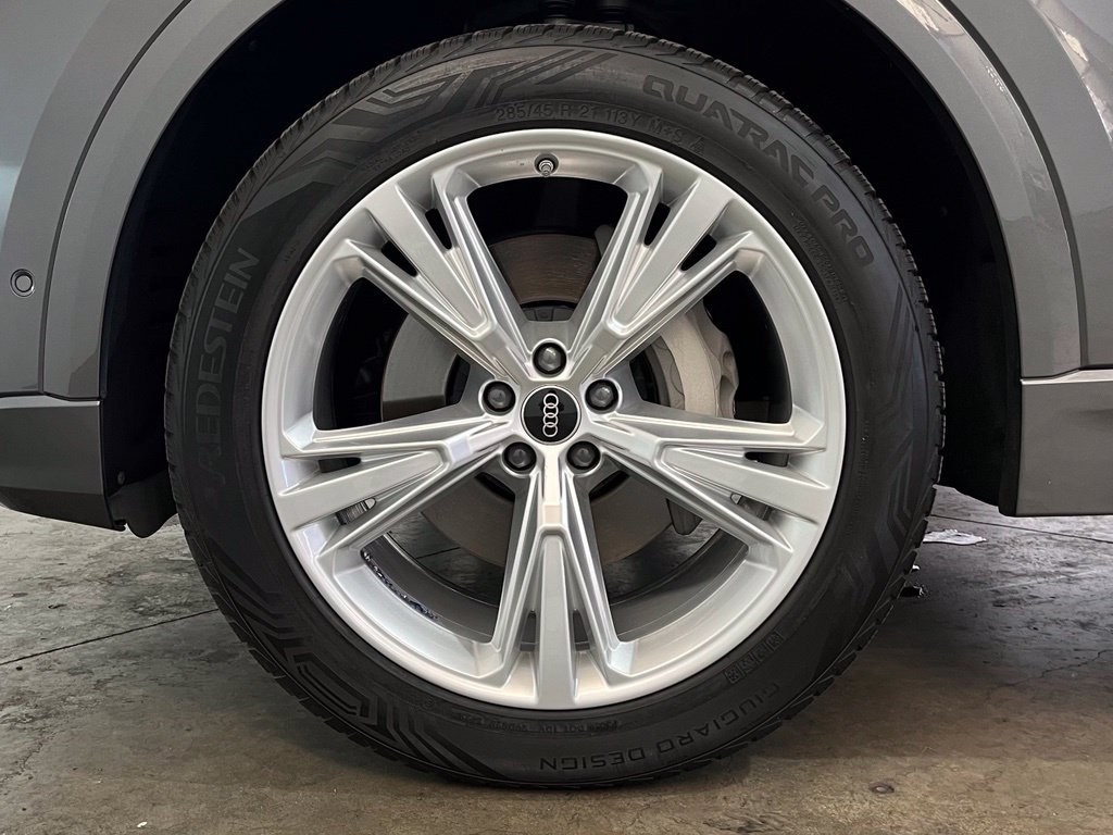 Used 2022 Audi Q8 Premium Plus AWD/4WD image 16