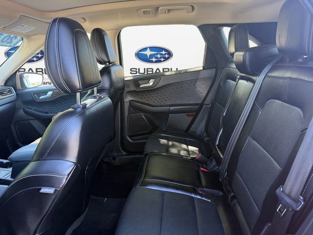 Used 2020 Ford Escape Titanium image 10