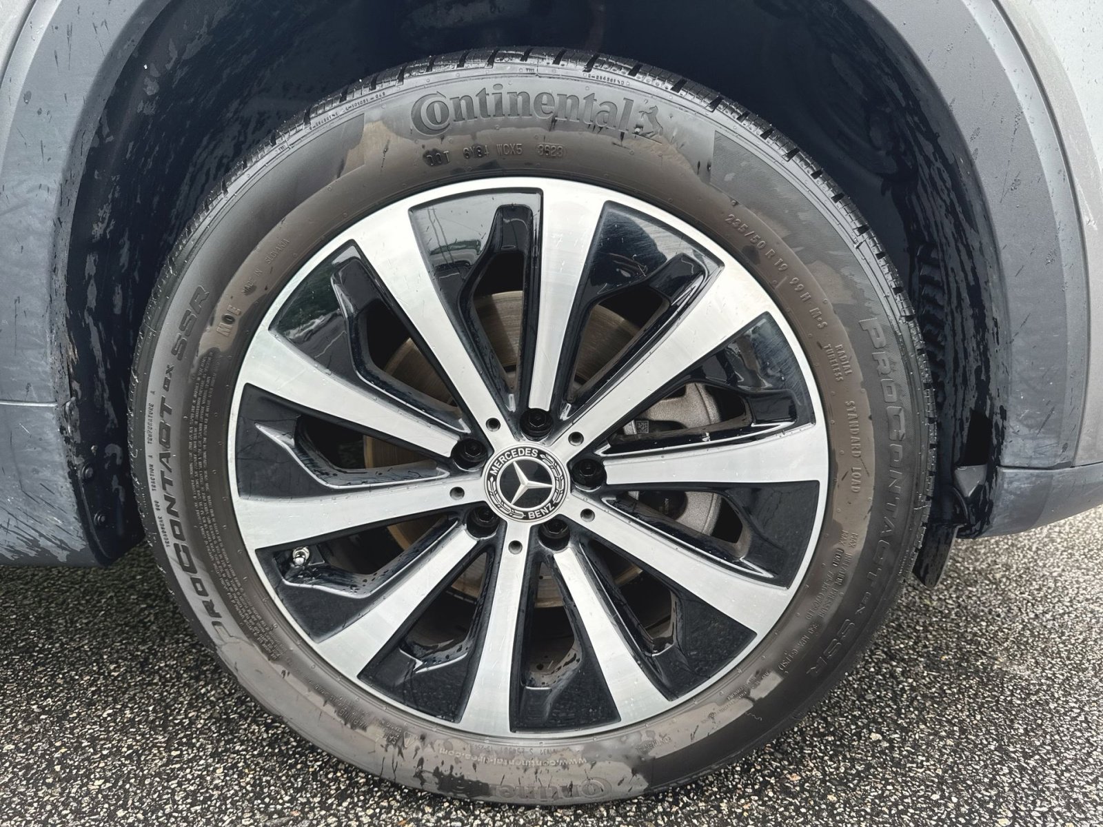 Used 2023 Mercedes-Benz GLB 250 4MATIC image 2