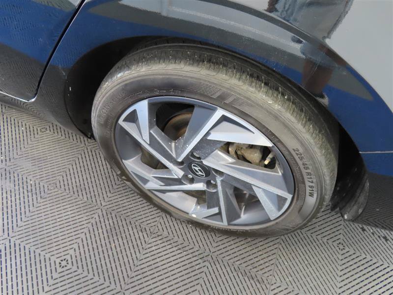 Used 2024 Hyundai Elantra SEL w/ Convenience Package FWD image 7