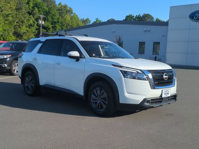 Used 2022 Nissan Pathfinder SV AWD/4WD image 15