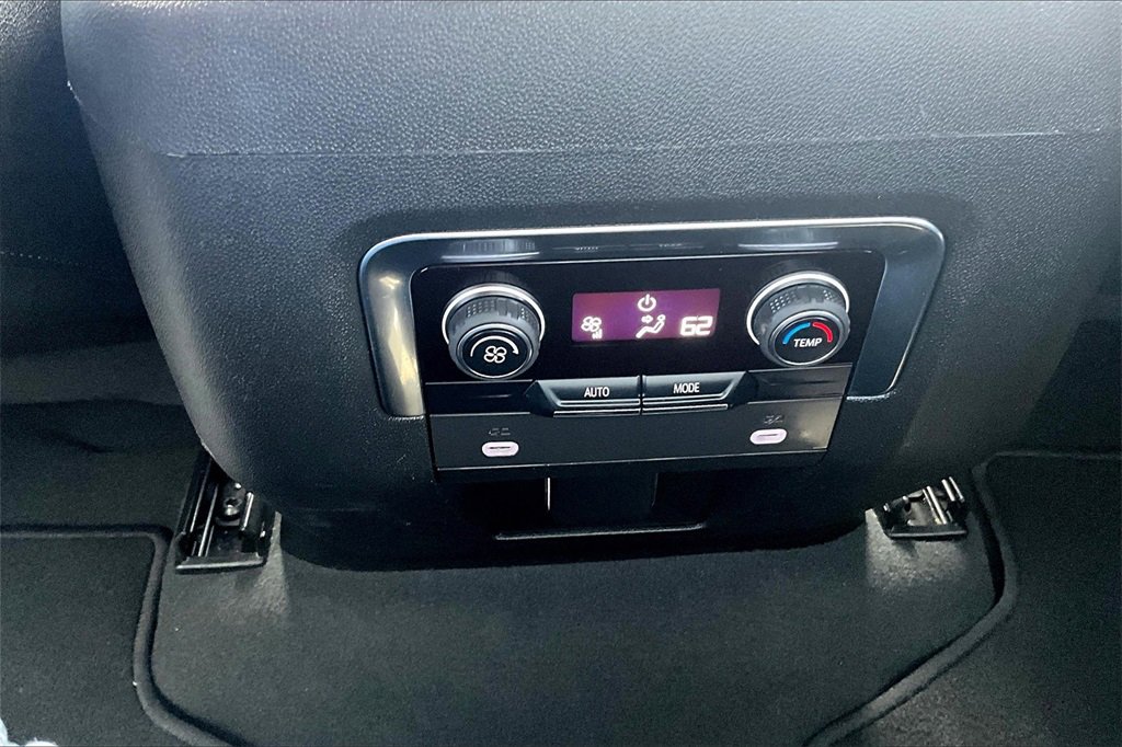 Used 2023 Chevrolet Tahoe LT image 33