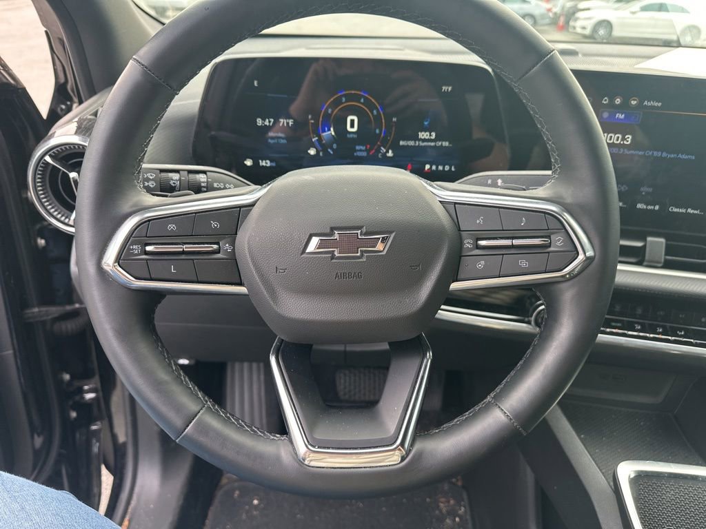 Used 2025 Chevrolet Equinox LT w/ Midnight Edition image 13