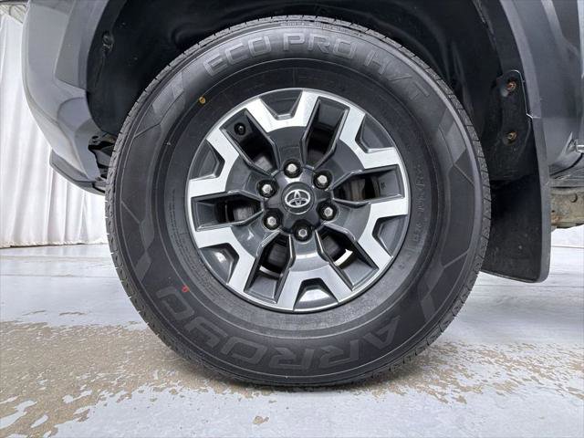 Certified 2023 Toyota Tacoma TRD Off-Road AWD/4WD image 12