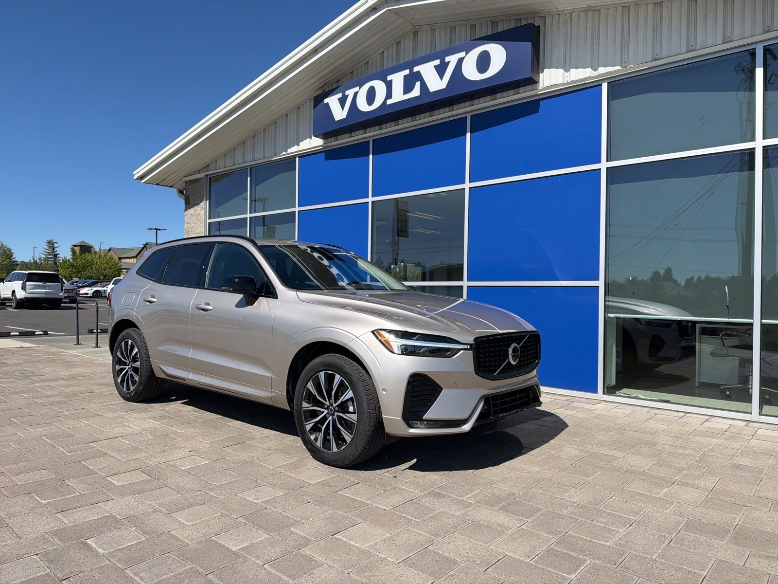 Used 2025 Volvo XC60 B5 Plus