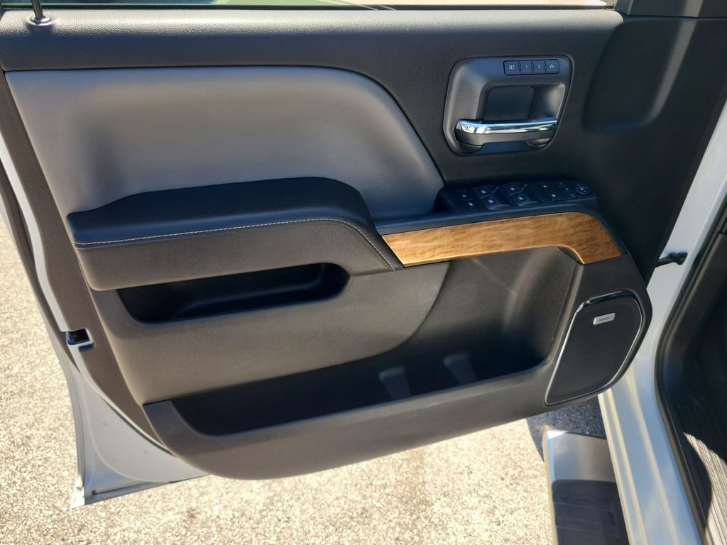 Used 2018 Chevrolet Silverado 1500 LTZ w/ Sport Package AWD/4WD image 19