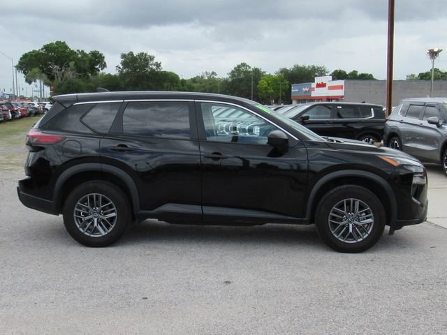 Used 2024 Nissan Rogue S AWD/4WD image 2