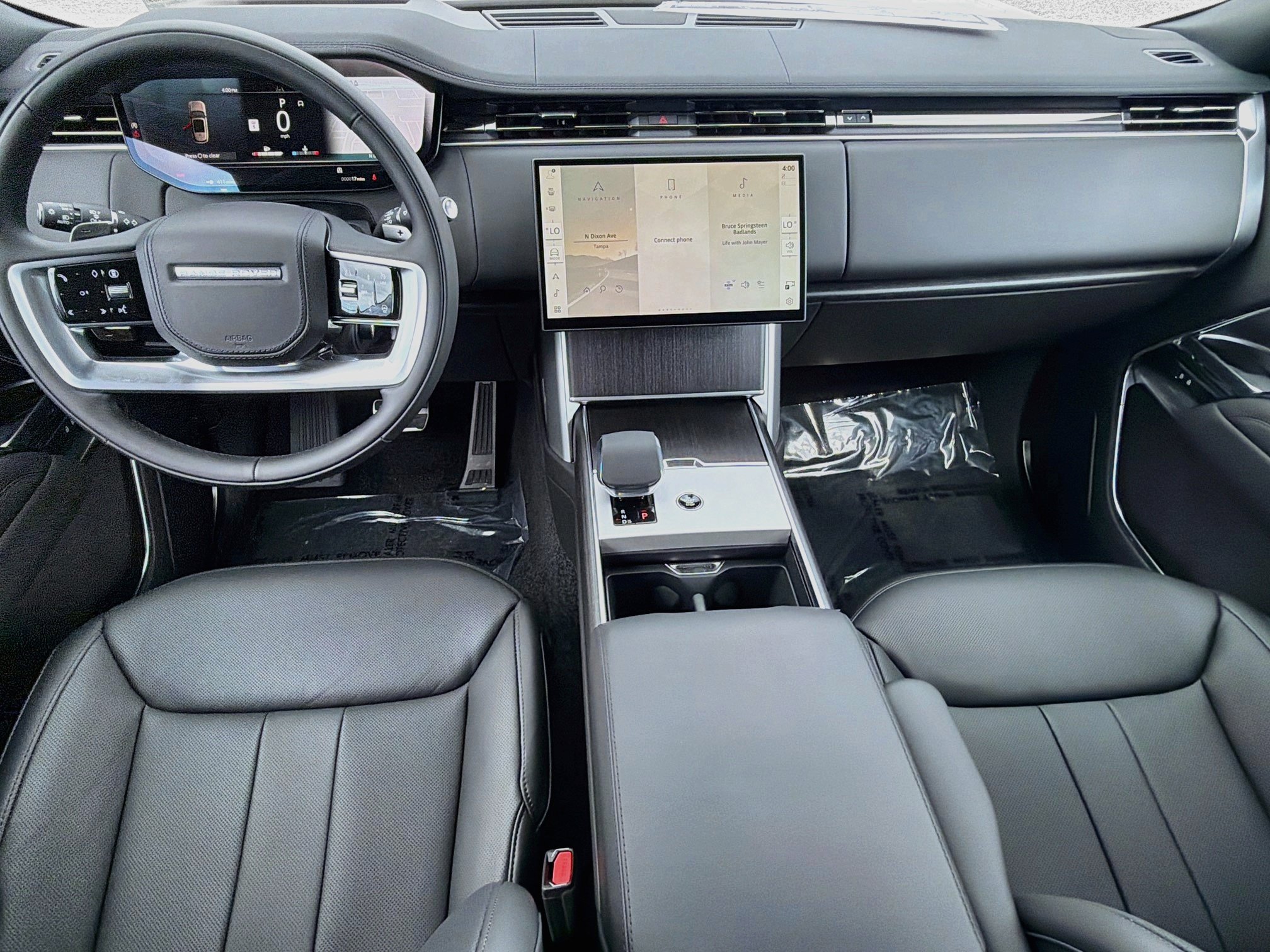 New 2026 Land Rover Range Rover Long Wheelbase SE AWD/4WD image 17