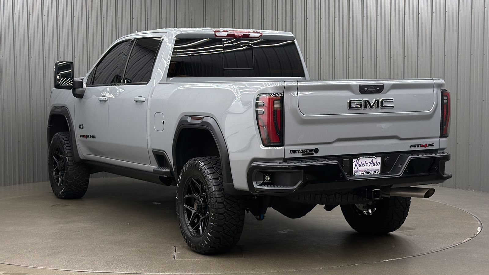 Used 2025 GMC Sierra 2500 AT4X AWD/4WD image 3