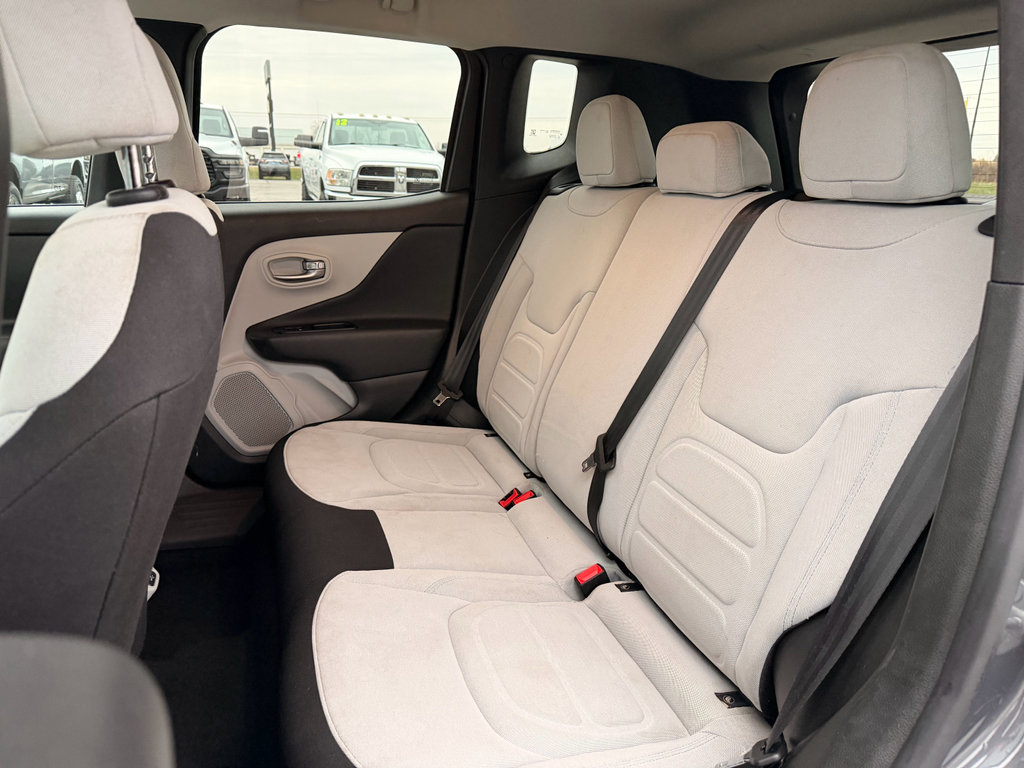 Used 2022 Jeep Renegade Latitude image 13