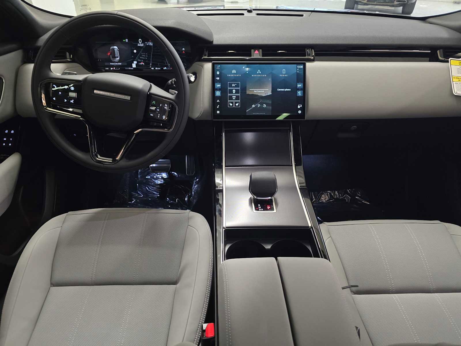 New 2026 Land Rover Range Rover Velar Dynamic SE image 18