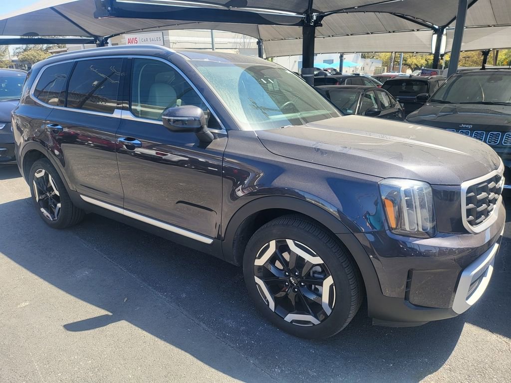Used 2025 Kia Telluride S image 13