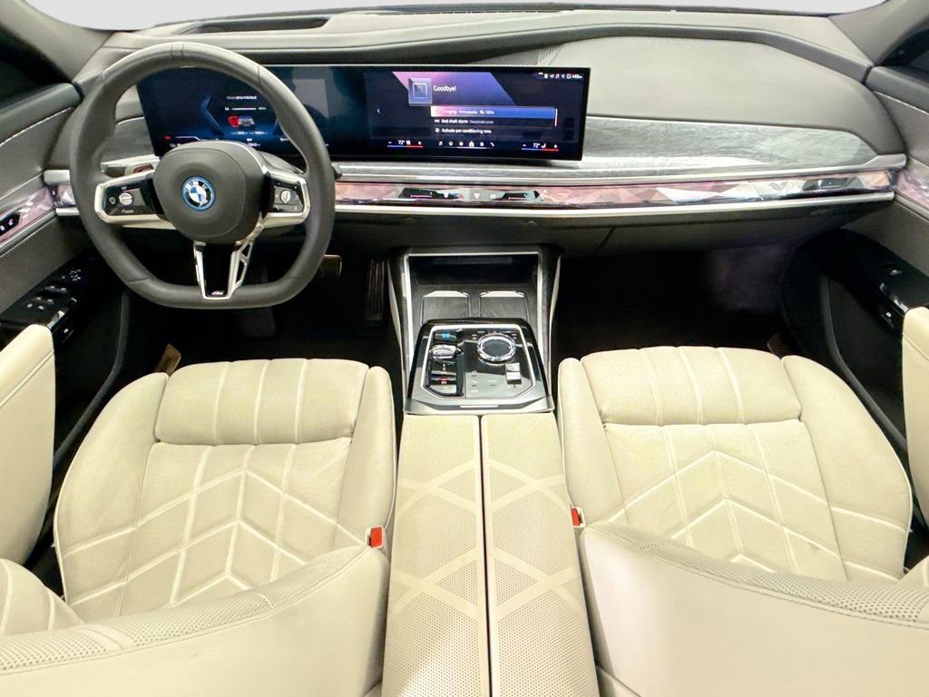 Certified 2025 BMW i7 eDrive50 w/ M Sport Package RWD image 13