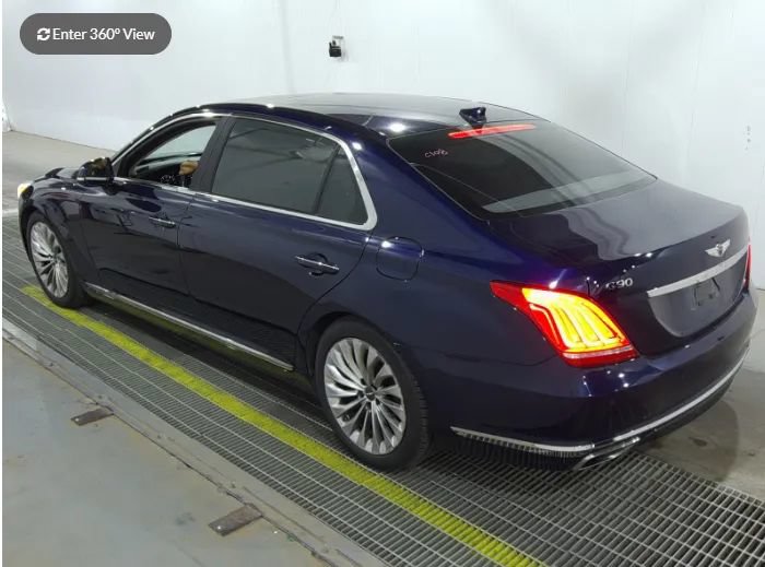 Used 2018 Genesis G90 5.0 Ultimate RWD image 3