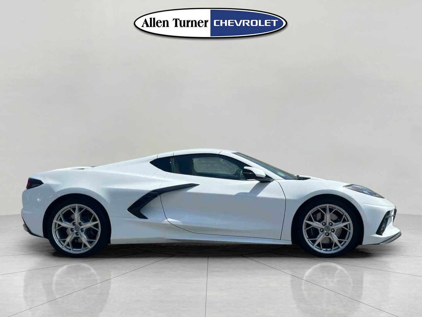 Used 2023 Chevrolet Corvette Stingray Premium Cpe w/ Z51 Performance Package image 3