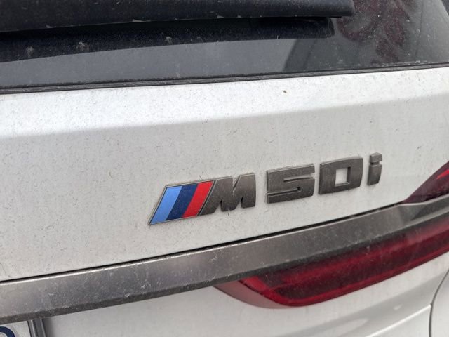 Used 2021 BMW X7 M50i image 7