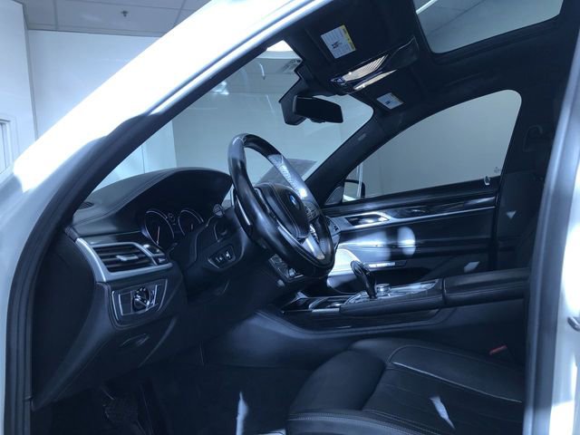 Used 2016 BMW 750i xDrive image 11