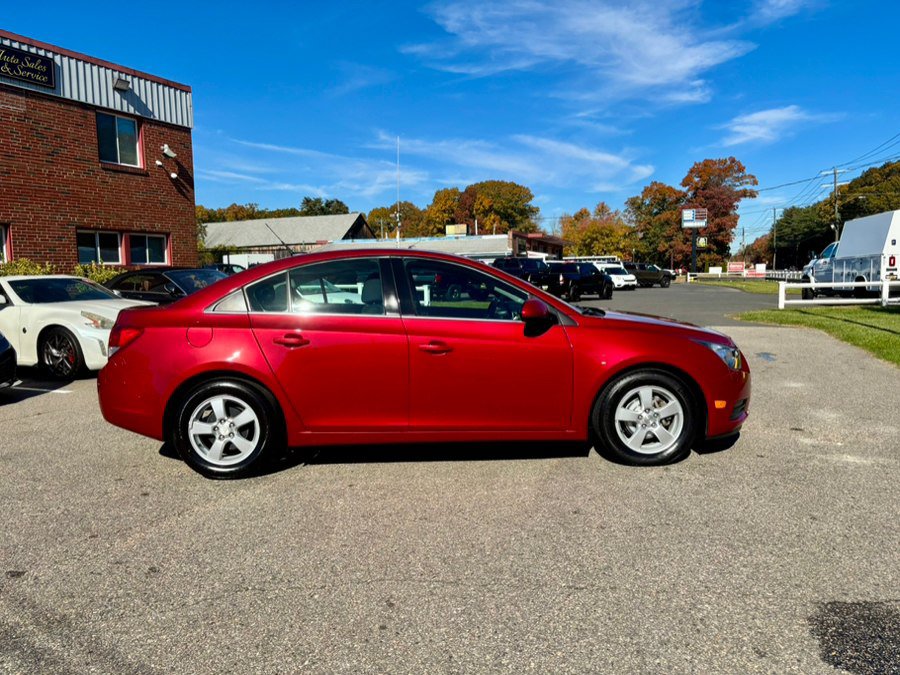 Used 2014 Chevrolet Cruze LT w/ Technology Package FWD image 4