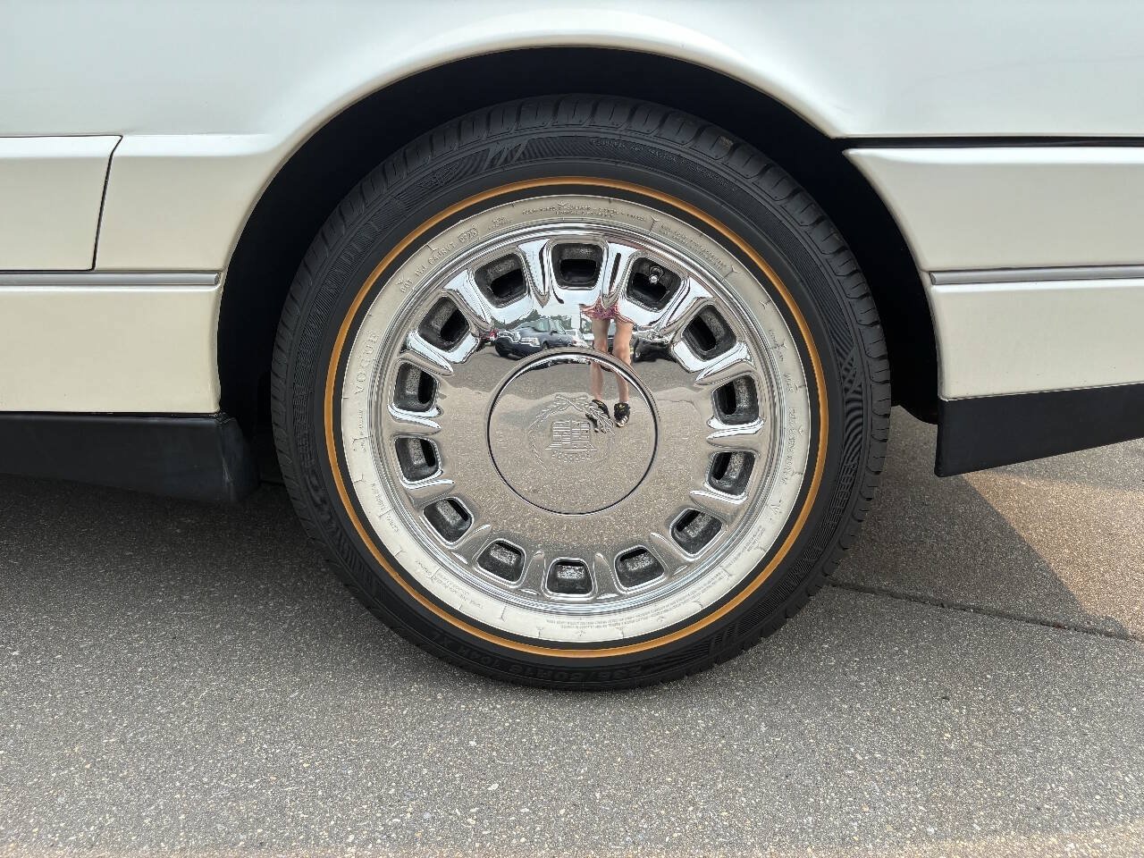 Used 1993 Cadillac Allante FWD image 9