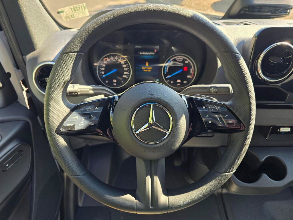 New 2025 Mercedes-Benz eSprinter 170 Cargo image 33