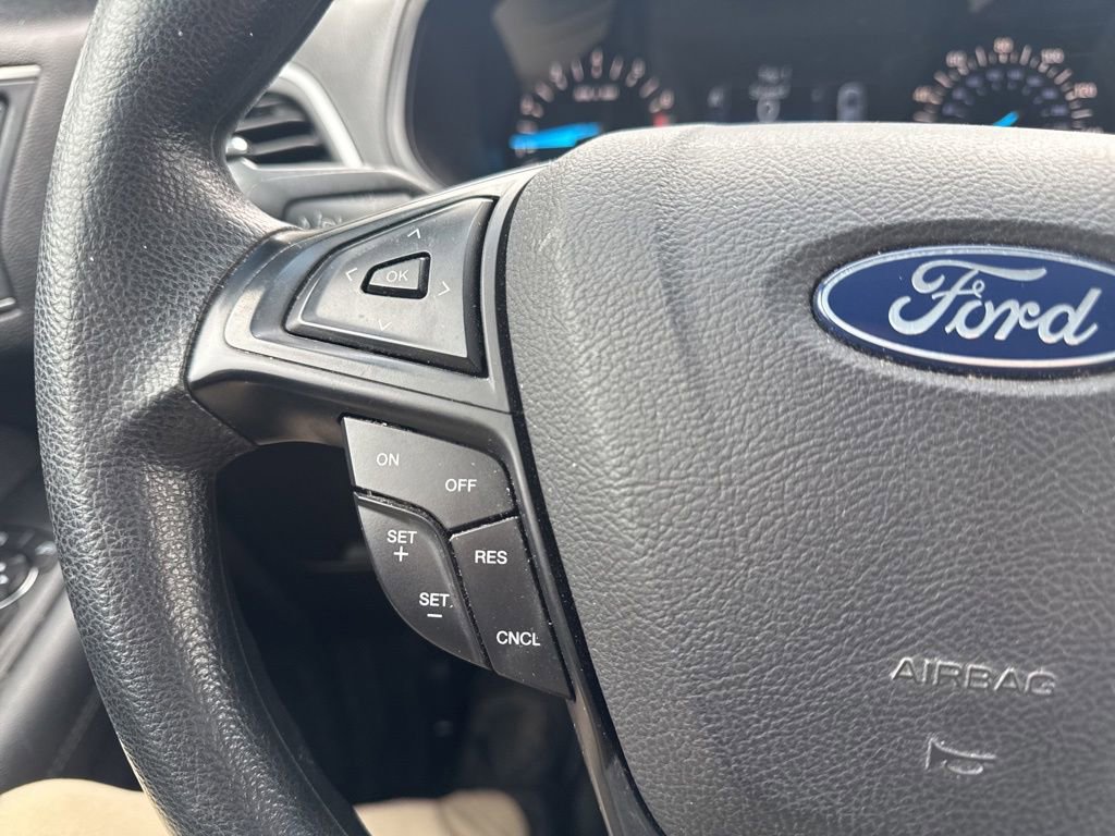 Certified 2019 Ford Edge SE image 21