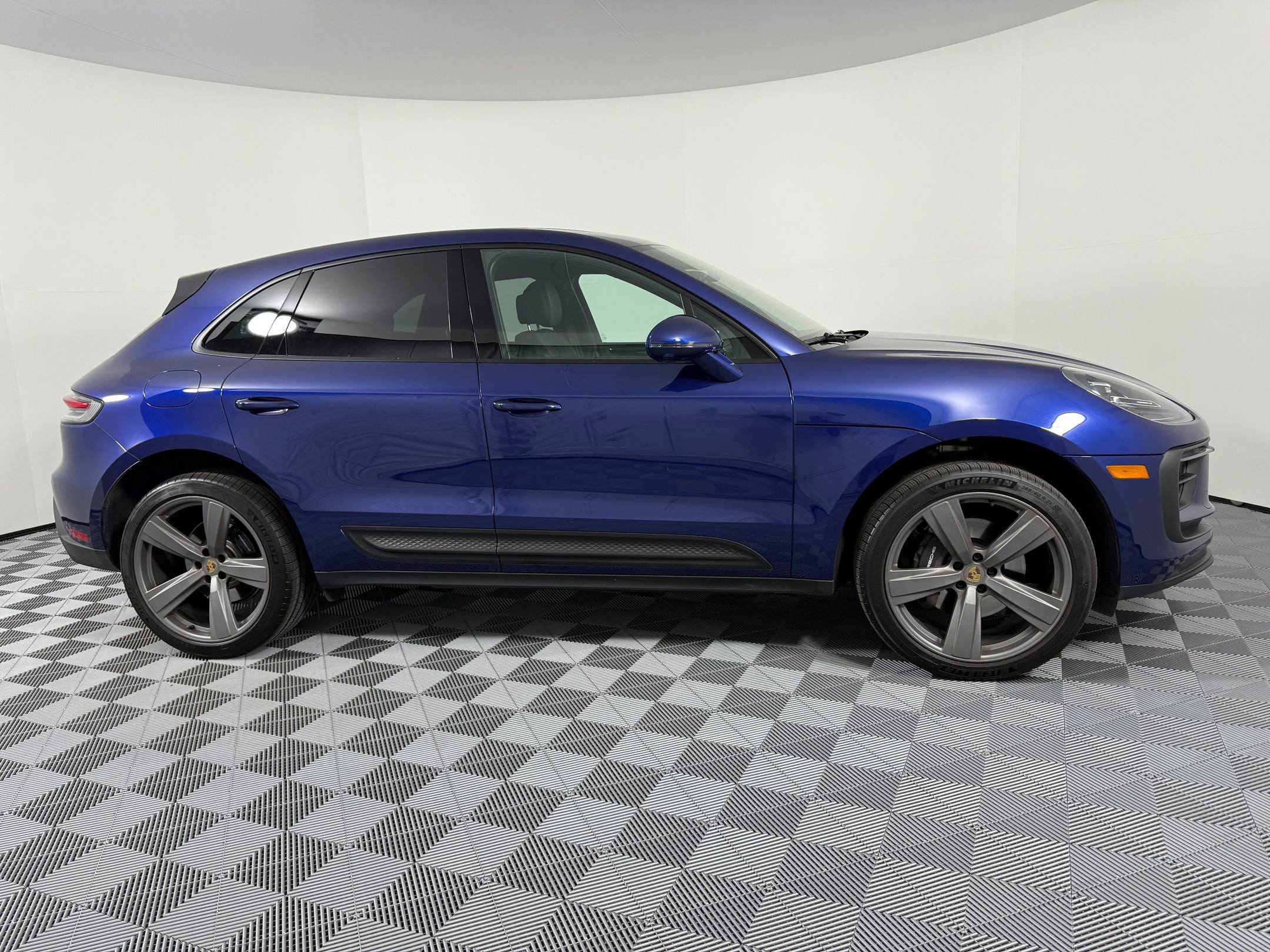 New 2025 Porsche Macan image 8