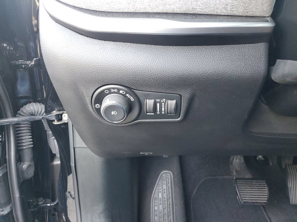 Used 2024 Jeep Compass Latitude AWD/4WD image 20