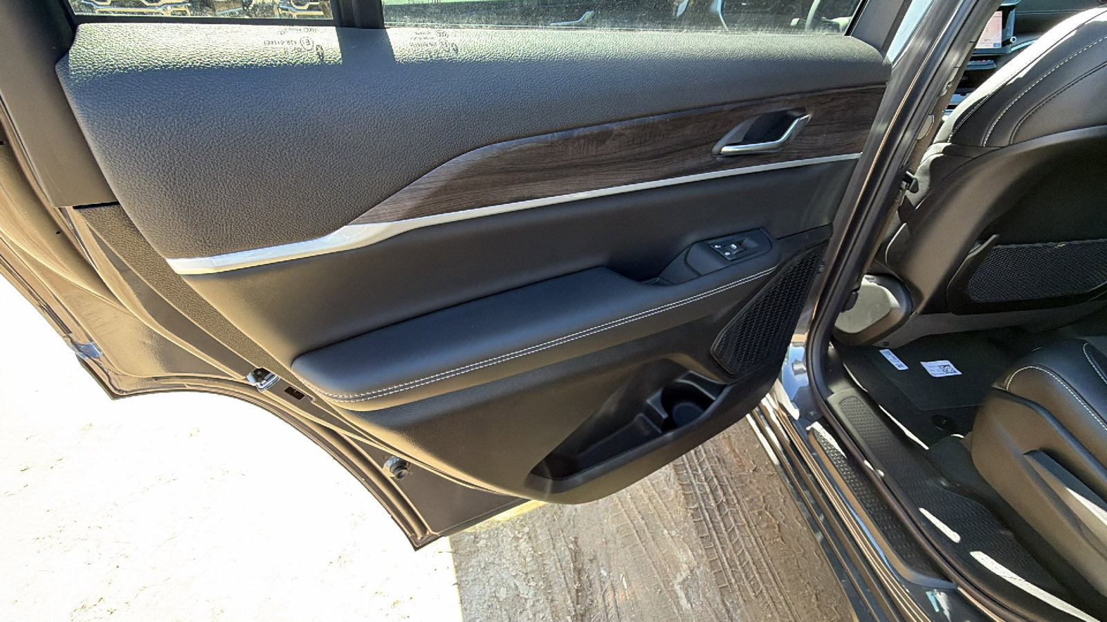 New 2026 Jeep Grand Cherokee L 4WD image 18